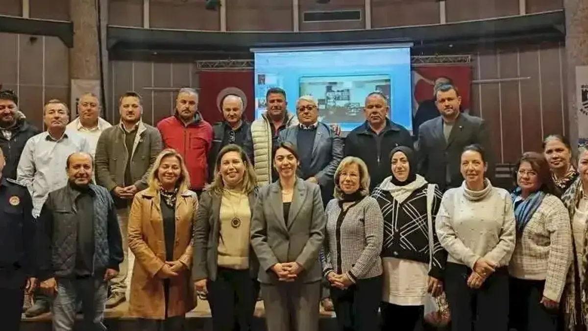 Muğla Büyükşehir'den muhtarlara akademik destek