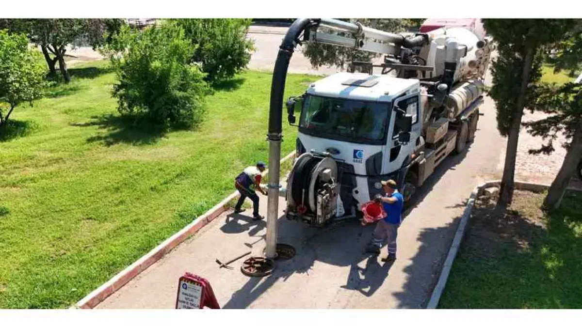 Antalya'da temizlik ve düzenleme çalışmalarını sürüyor