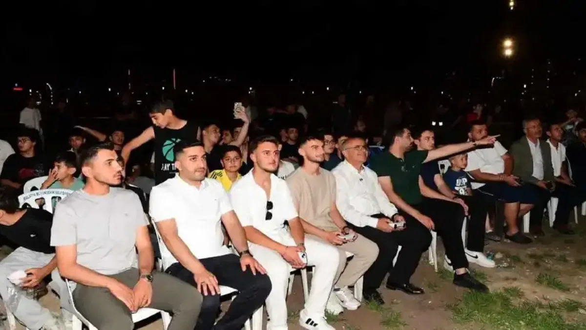 Malatya’da gençlerle playstation turnuvası
