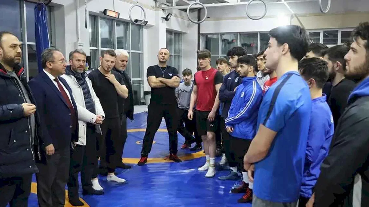Sakarya 16 sporcusuyla mindere iniyor