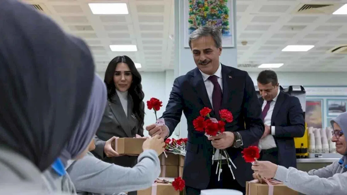 Sakarya Hendek'te emekçi kadınlara konuk oldu