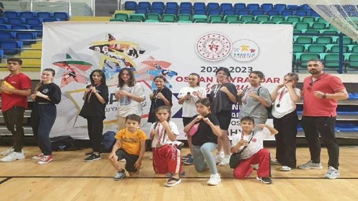 Pazaryerili Kick Boksçular Kütahya’dan madalyalarla döndü