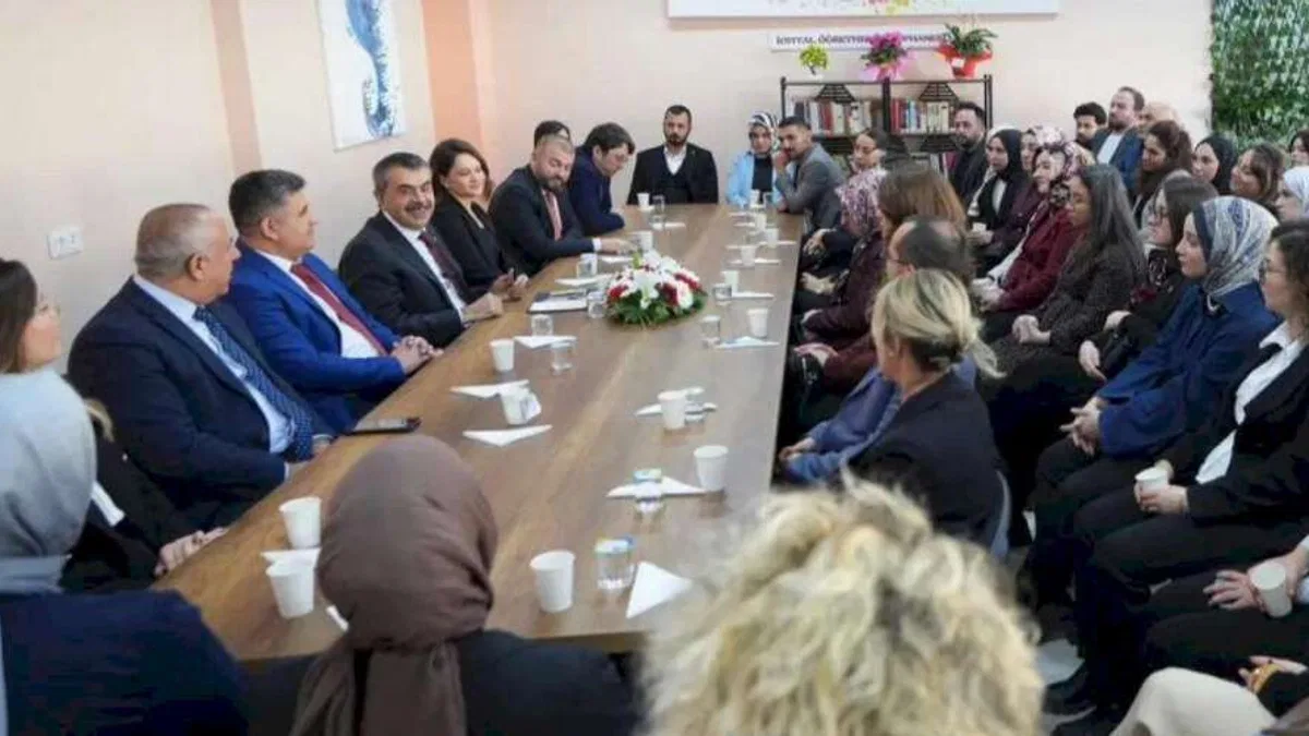 Öğretmenler için meslekte kariyer basamakları kılavuzu yayımlandı