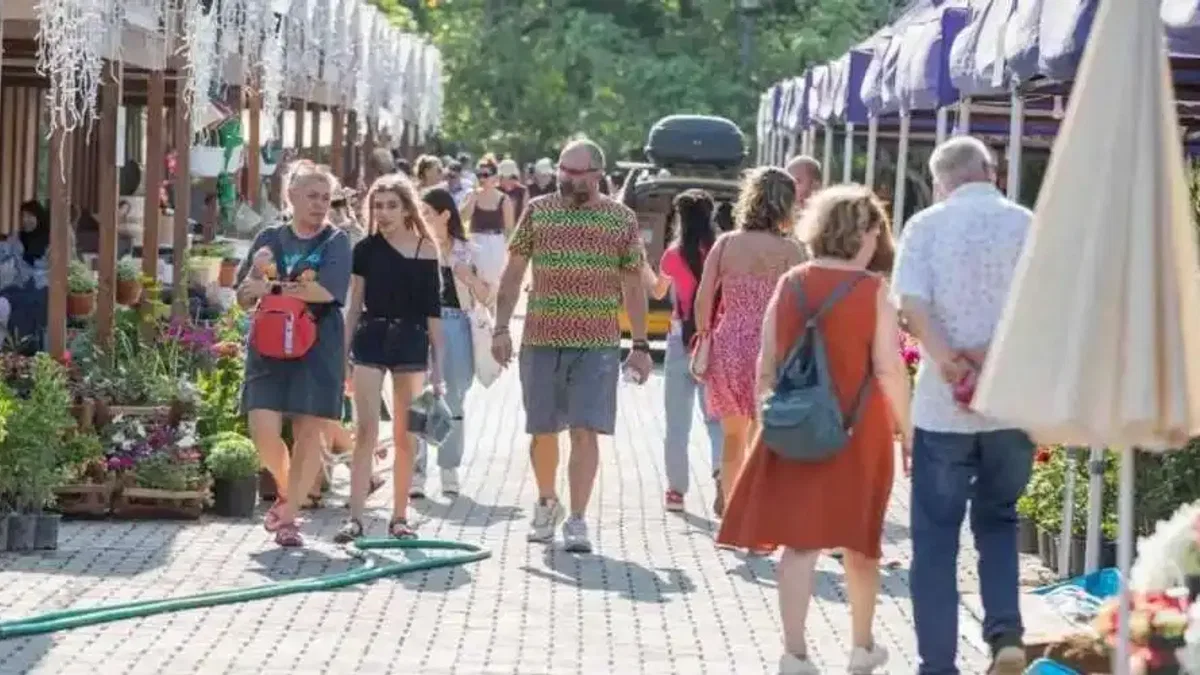 İzmir'de Kültürpark çiçek açtı