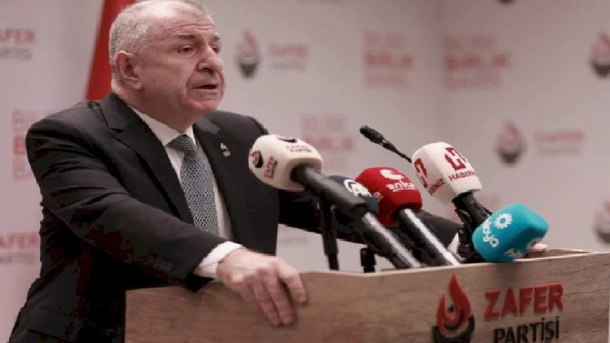Ümit Özdağ'dan 'mavi boya' çıkışı