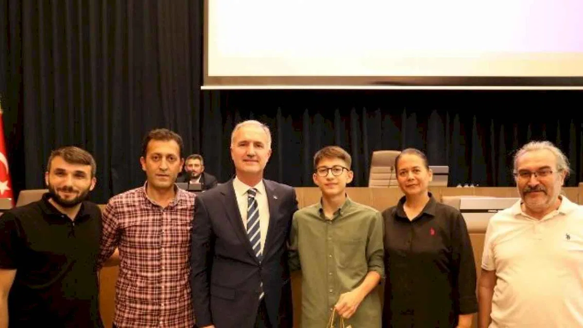 İnegöl’ün başarılı gençleri mecliste
