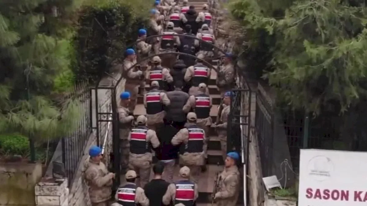 Yasa dışı bahis şebekesine darbe!