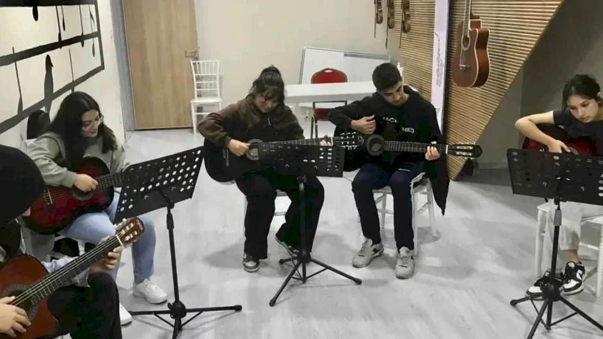 Dilovası’nda müzik kursları ilgi odağı oldu
