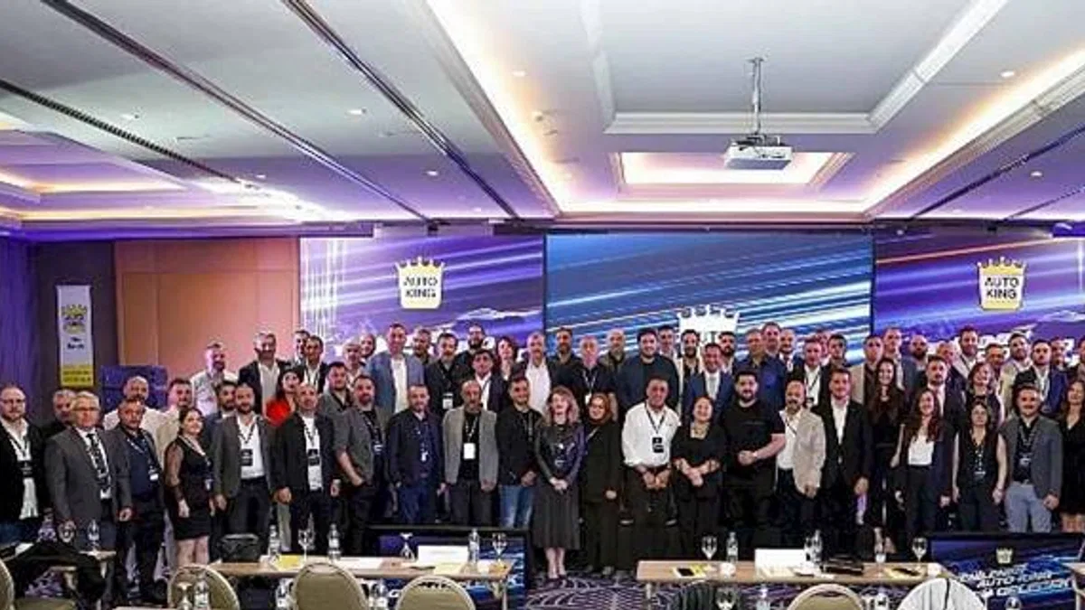 Auto King Oto Servis Bayi Toplantısında Gelecek Rotasını Belirledi