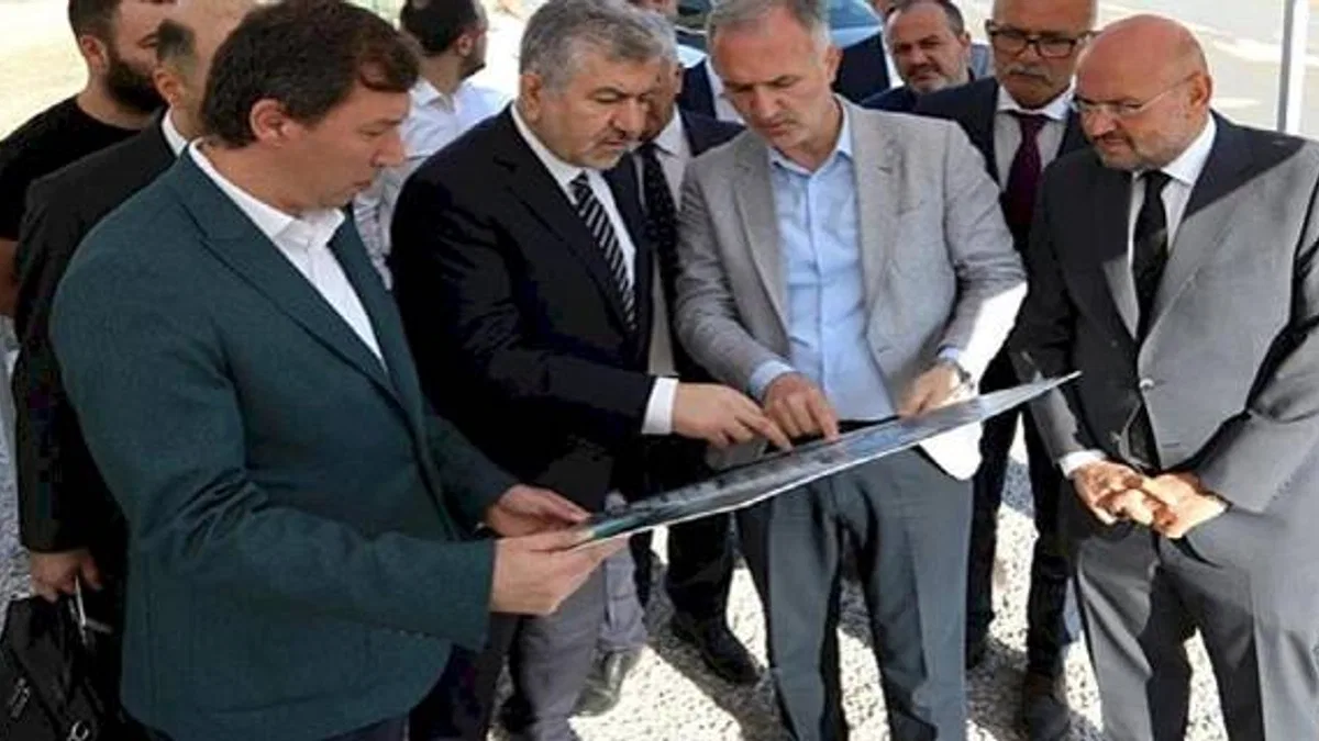 Bakan Yardımcısı Dönmez Yangın Bölgesinde İnceleme Yaptı