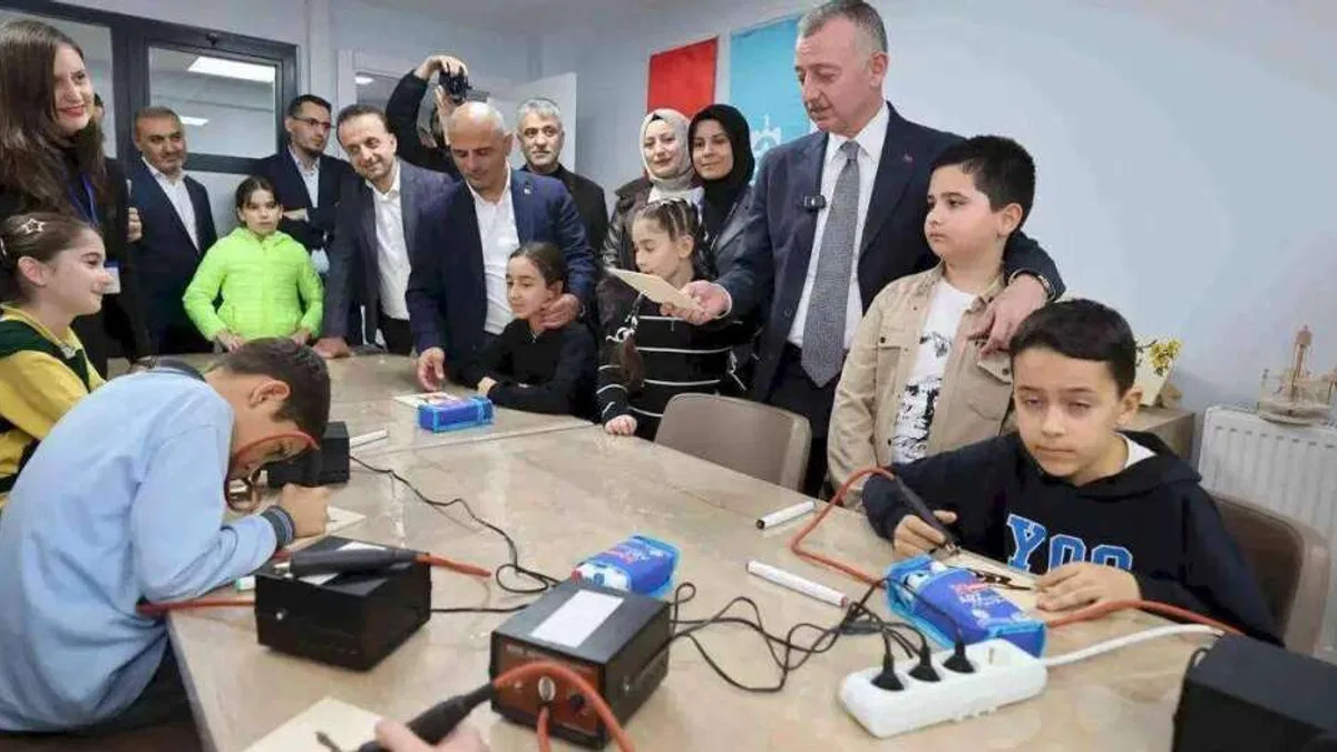Kocaeli’de gençler için yeni Bilgievi açıldı