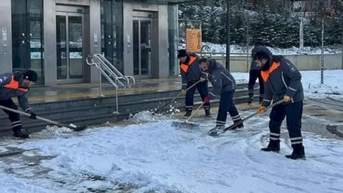 İstanbul'da karla mücadele devam ediyor