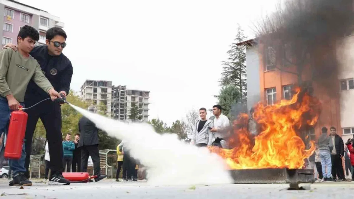 Konya'da özel gereksinimli bireylere afet eğitimi