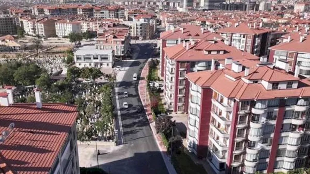 Konya Karatay'da sıcak asfalt çalışmalarına devam