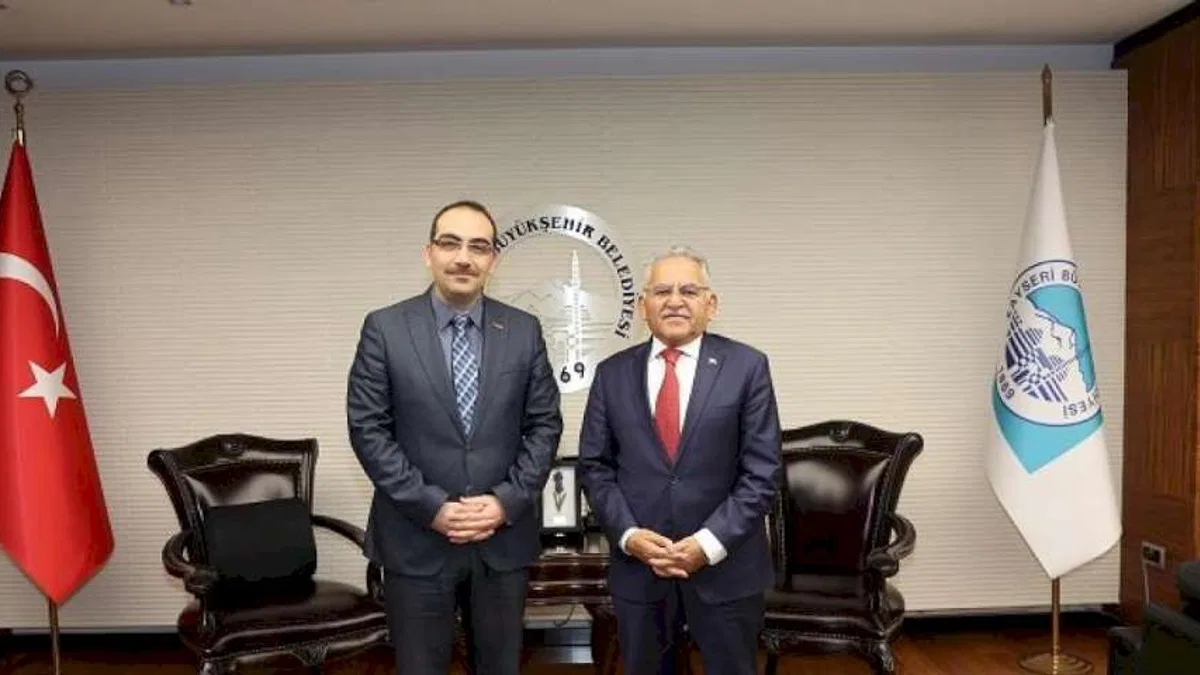 Kayseri Büyükşehir'e Özdemir'den veda ziyareti