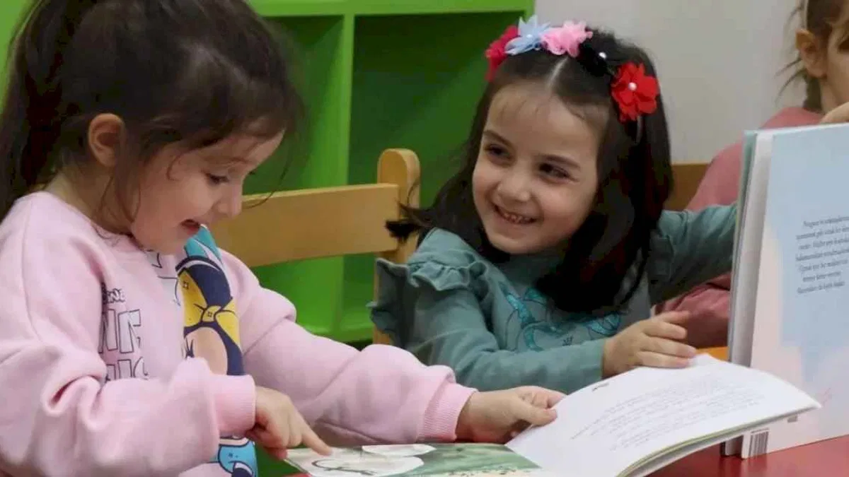 Kocaeli İzmit'te çocuklara kitap sevgisi aşılanmaya devam ediyor