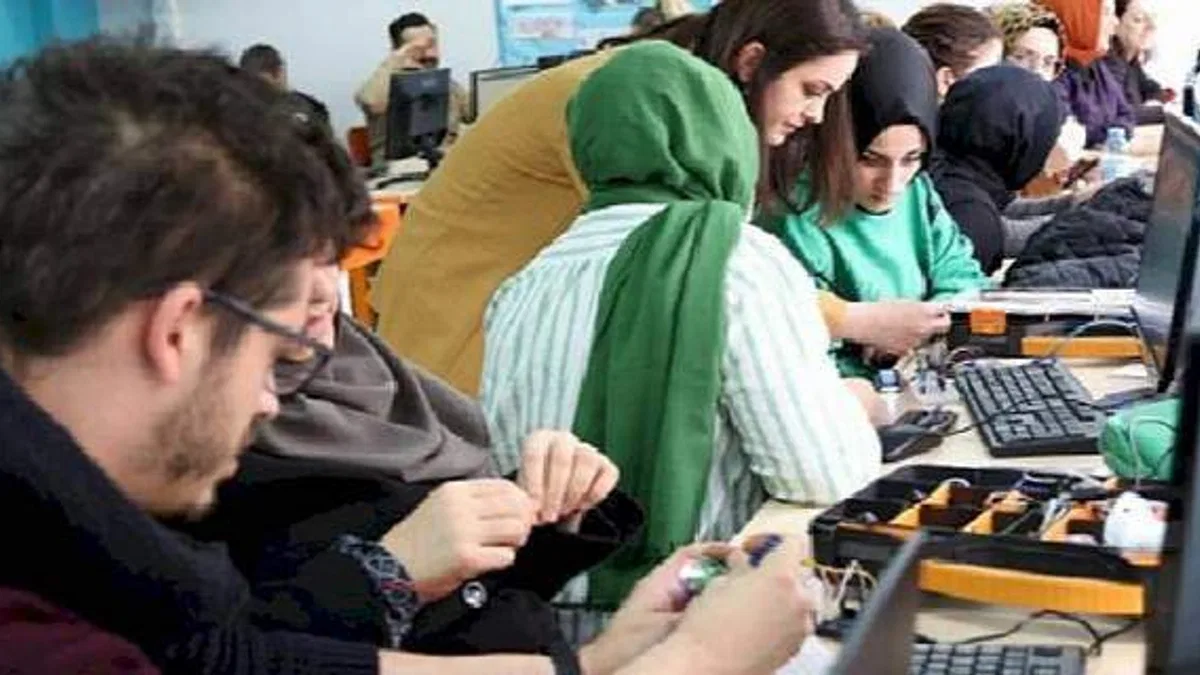 Robotik kodlama atölyeleri KO-MEK'te