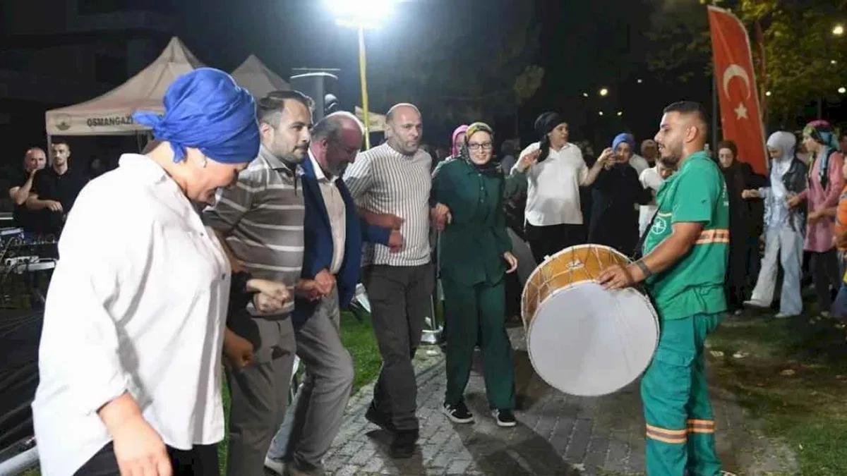 Bursa Osmangazi’de yaz akşamları eğlenceli geçiyor