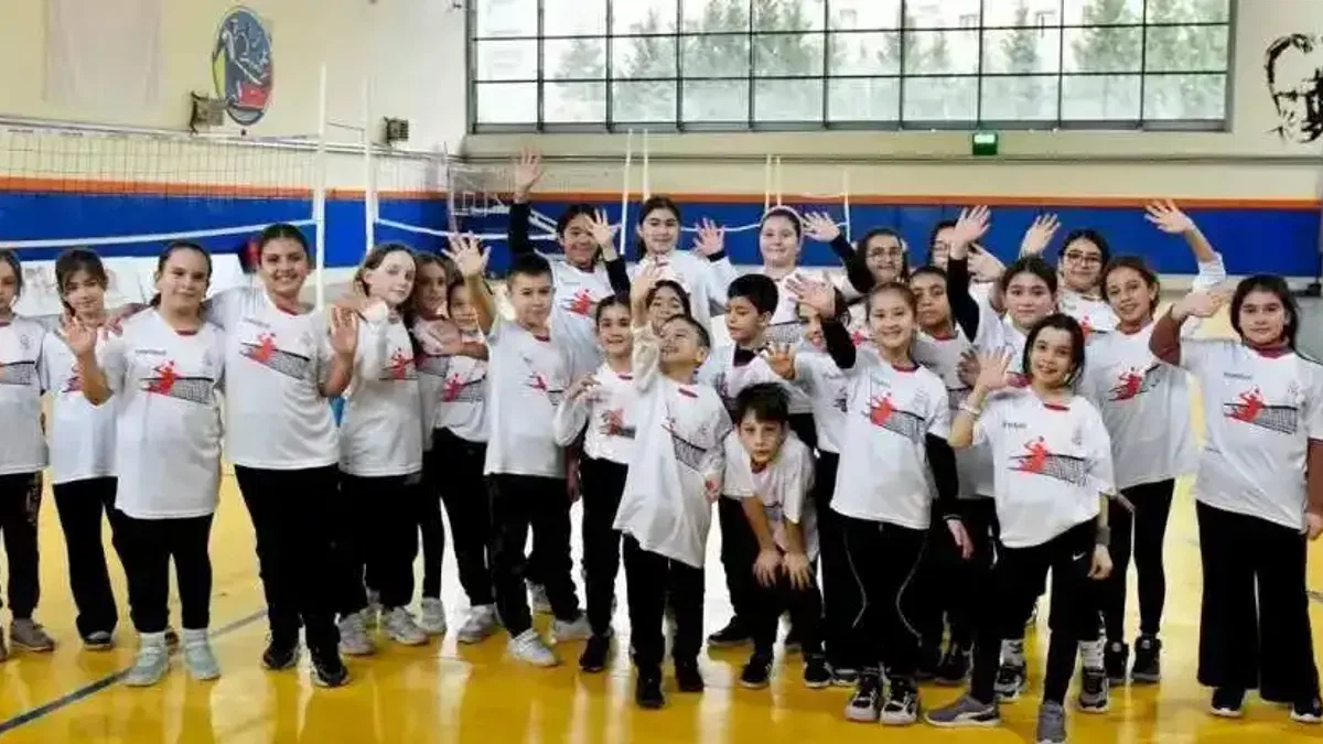 Ankara’da çocuklara 'Fabrika Voleybol' projesi