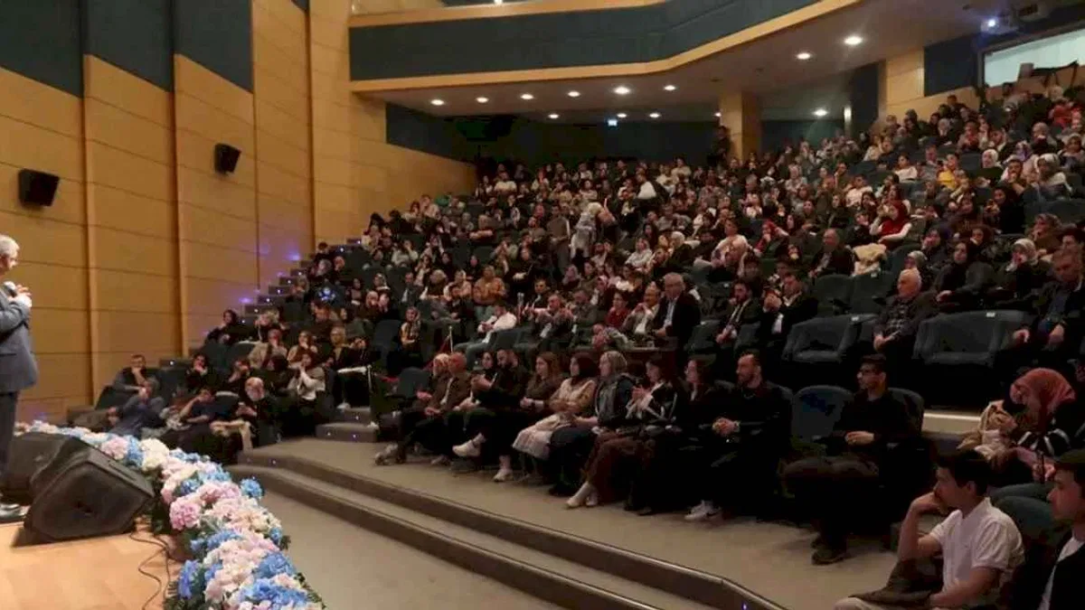 Sakaryalı sanat dostları Hayati İnanç’la buluştu