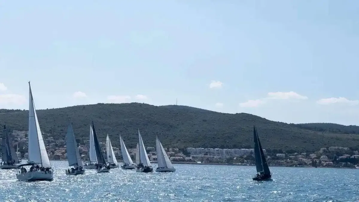 İzmir Marina, kış boyunca yelken tutkunlarını ağırlıyor