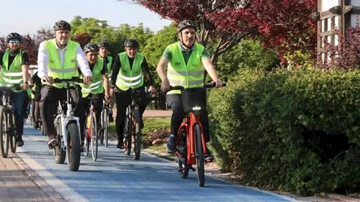 Başkan Altay Dünya Bisiklet Günü’nde bisikletseverlerle pedal çevirdi