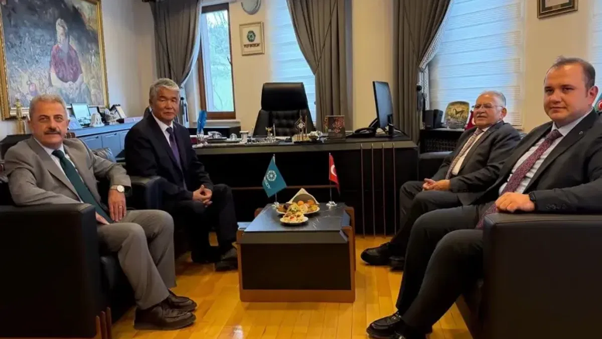 Memduh Büyükkılıç'tan TÜRKSOY'a ziyaret
