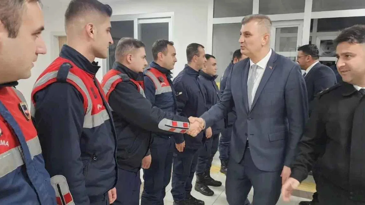 Kocaeli Gölcük'te Başkan Sezer yılbaşı gecesi yalnız bırakmadı