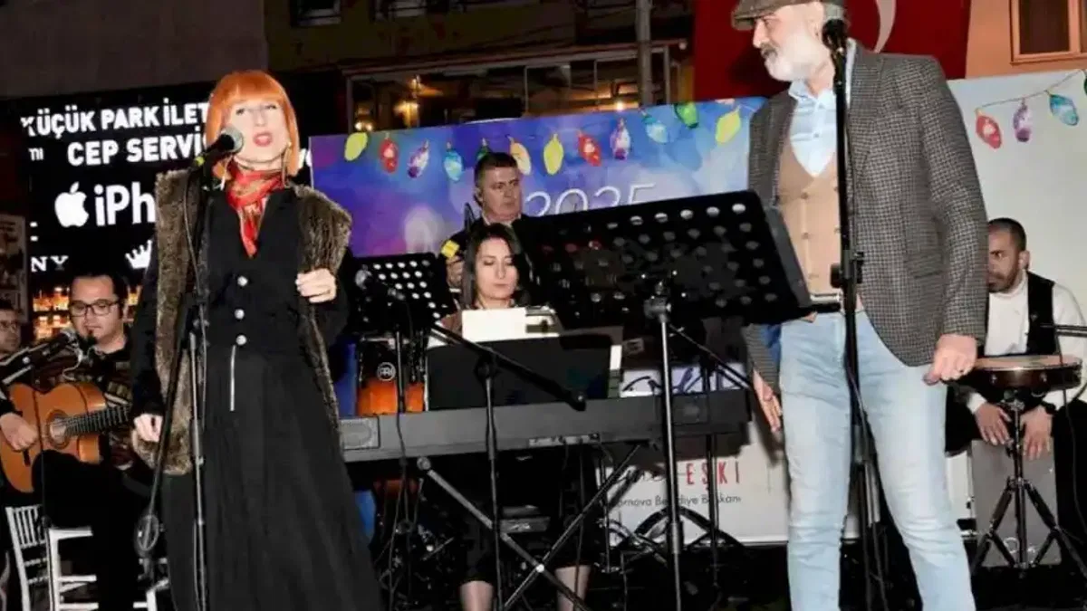 İzmir Bornova'da 'Yeni Yıl' coşkusu