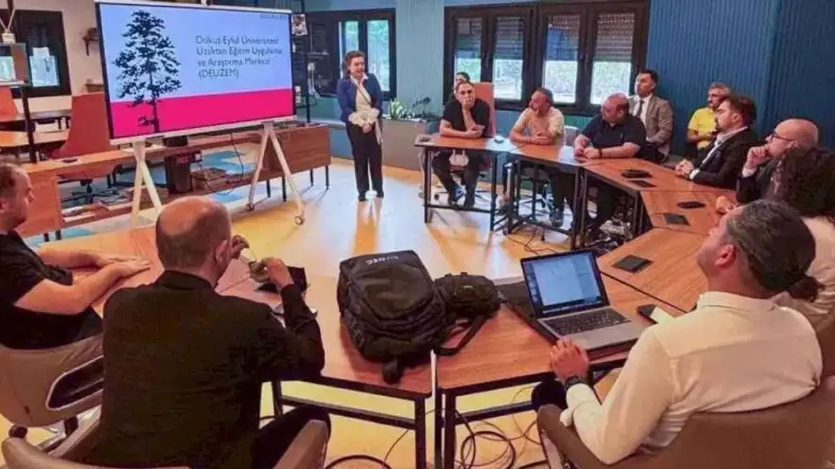 Dokuz Eylül'ün uzaktan eğitim altyapısı tanıtıldı