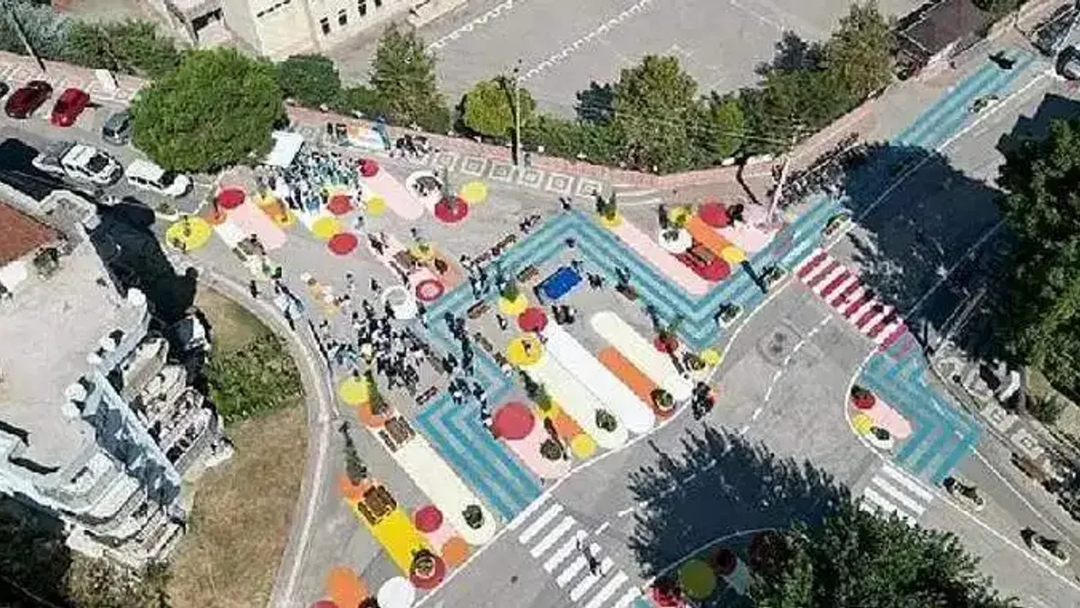 İnegöl'ün İlk Çocuk Dostu Sokağı Açıldı