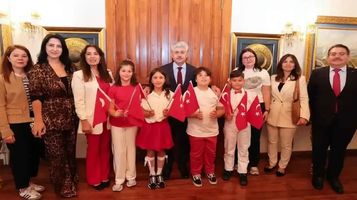 Sakarya eğitiminde yeni dönemin ilk gününde Vali Doğan’a anlamlı ziyaret