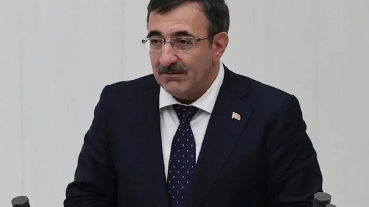 Cevdet Yılmaz: Türkiye ekonomisi küresel risklere rağmen dayanıklılığını koruyor
