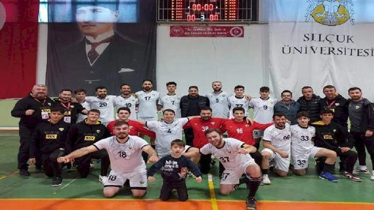 Sporcular Konya'nın adını zirveye taşıyor