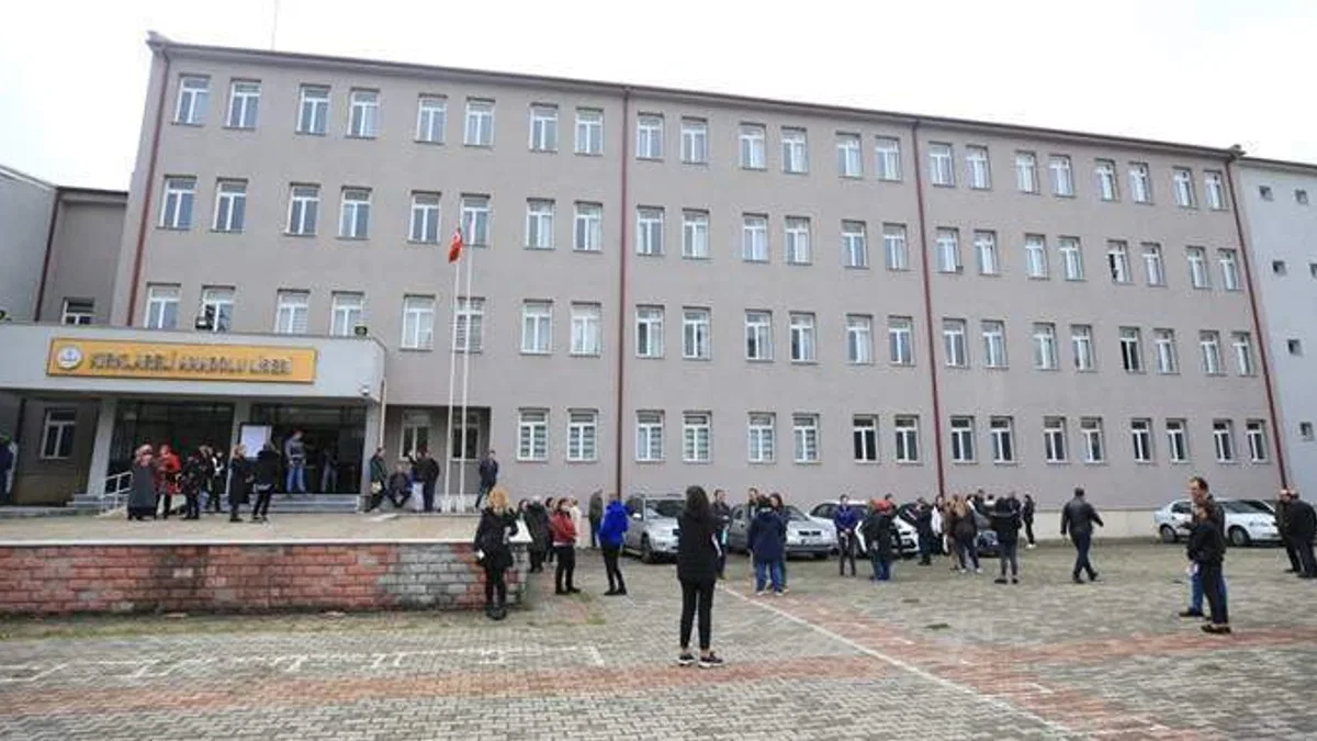 Öğretmenlik Kariyer Basamakları Yazılı Sınavı başladı