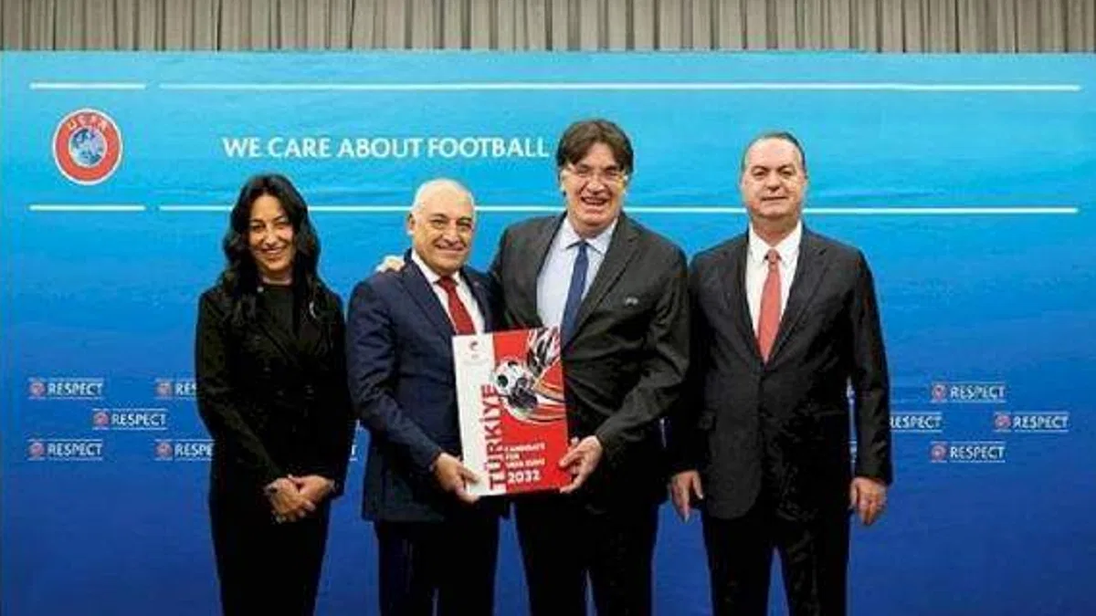 TFF EURO 2028 ve 2032 adaylık dosyasını UEFA'ya sundu
