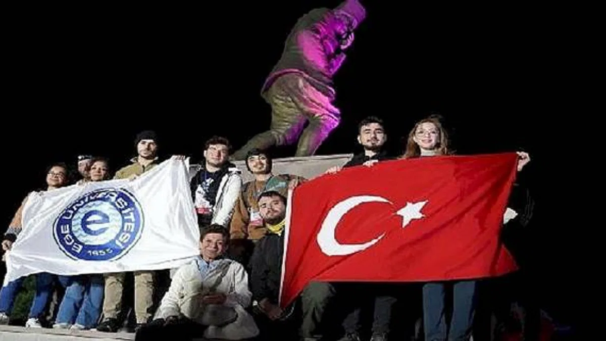Ege Üniversitesi, "Kocatepe Zafer Yürüyüşü "ne katıldı
