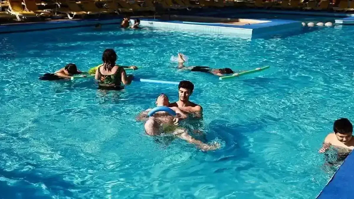 İzmir Efes Selçuk'ta yüzmeye engel yok