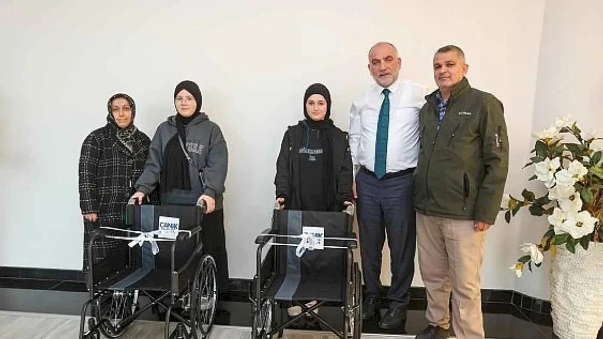 Canik Belediye Başkanı İbrahim Sandıkçı, "Toplumsal farkındalıkla tüm engelleri aşabiliriz" dedi.