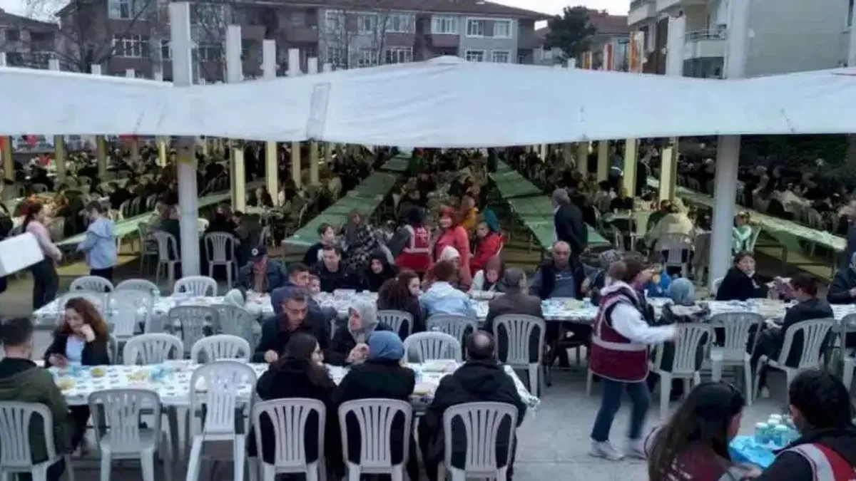 İzmit Cumhuriyet Mahallesi aynı sofrada buluştu