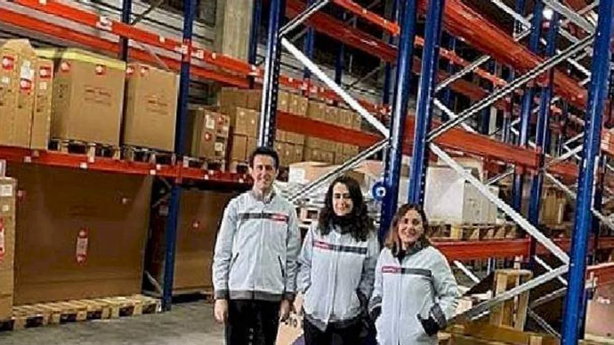 Anadolu Isuzu Avrupa lojistik merkezini Stuttgart'ta açtı