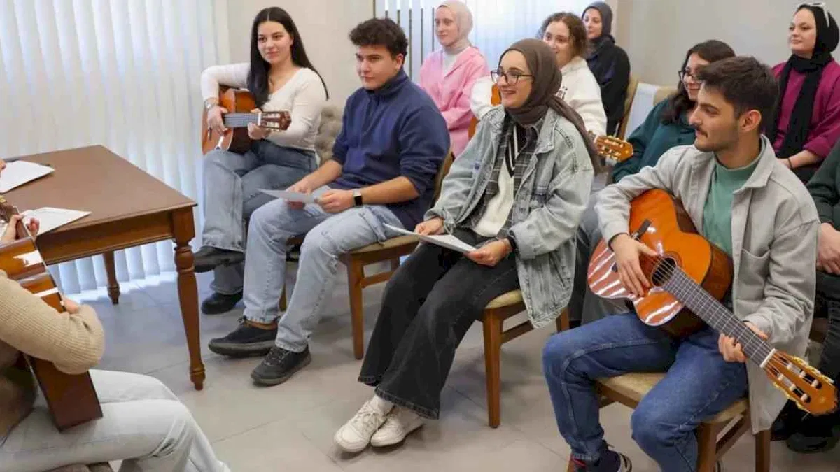 Kocaeli'de Halkevi 'nde eğitimler başladı