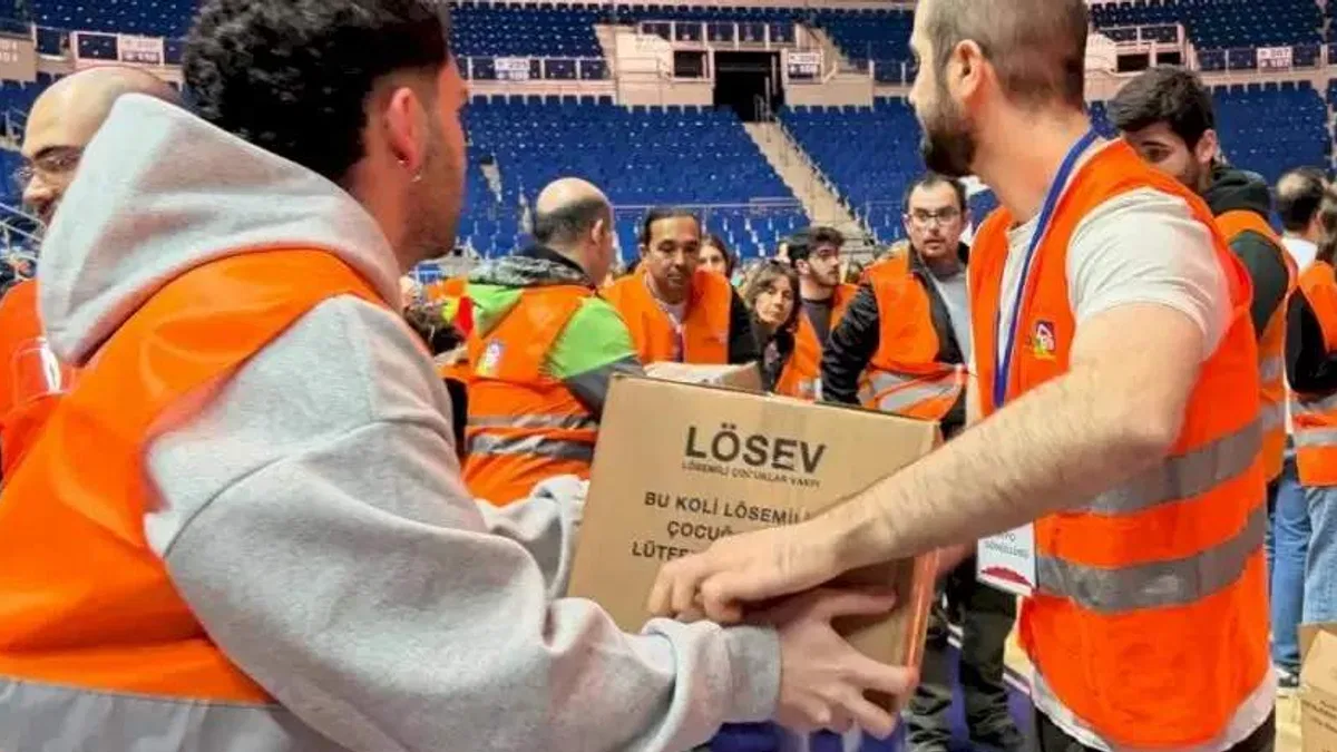 LÖSEV’den Türkiye genelinde Ramazan’da binlerce gıda paketi