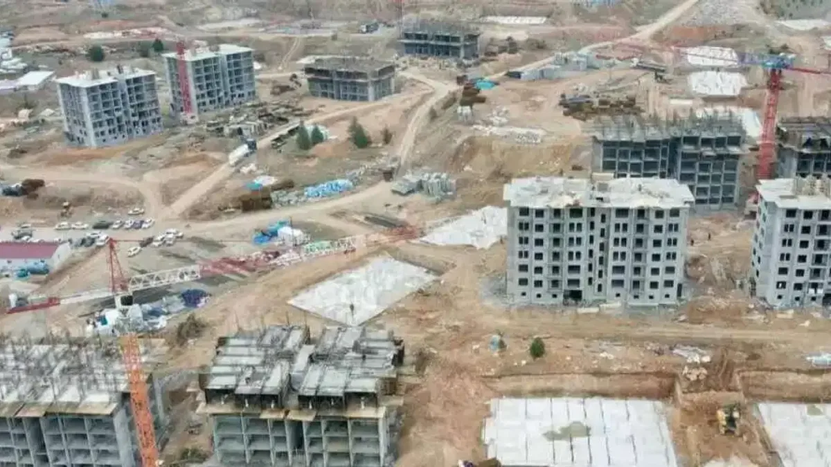 Başkan Sami Er, Akoğuz Kışlası'nda incelemelerde bulundu