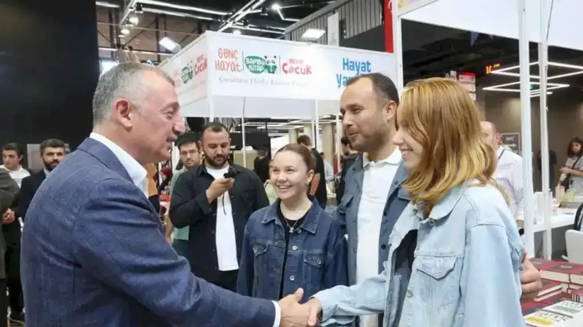 Başkan Büyükakın’dan Kitap Fuarı’na destek