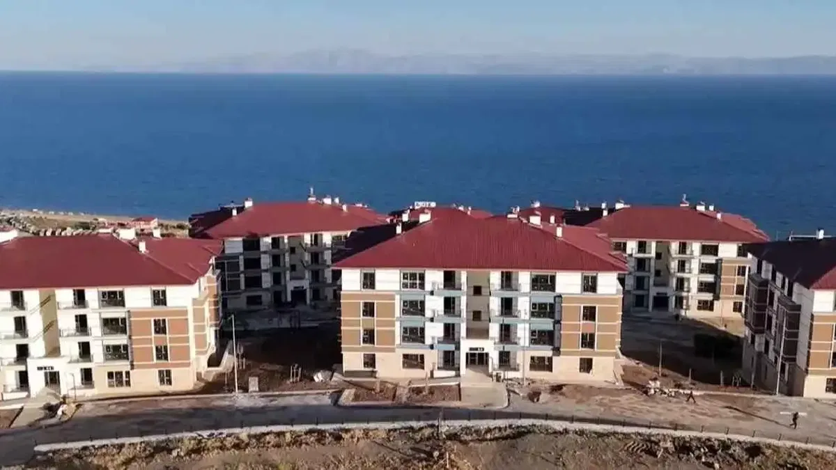 Ahıska Türklerine kalıcı yuvalar teslim ediliyor