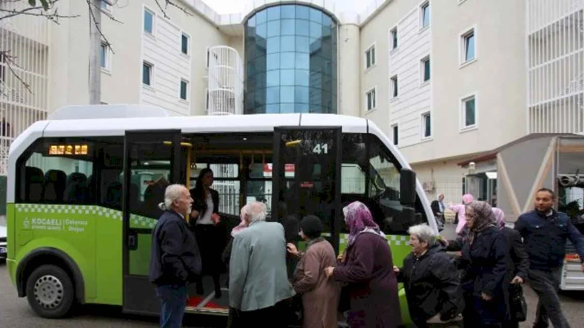 Kocaeli'de 65 yaş üstüne toplu taşımada sınırlama yok