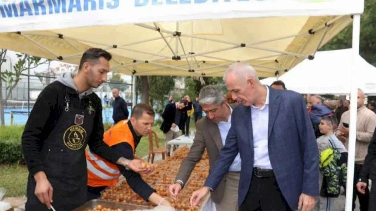 Marmaris Belediyesi'nden depremzedelerle 'el ele' dayanışma