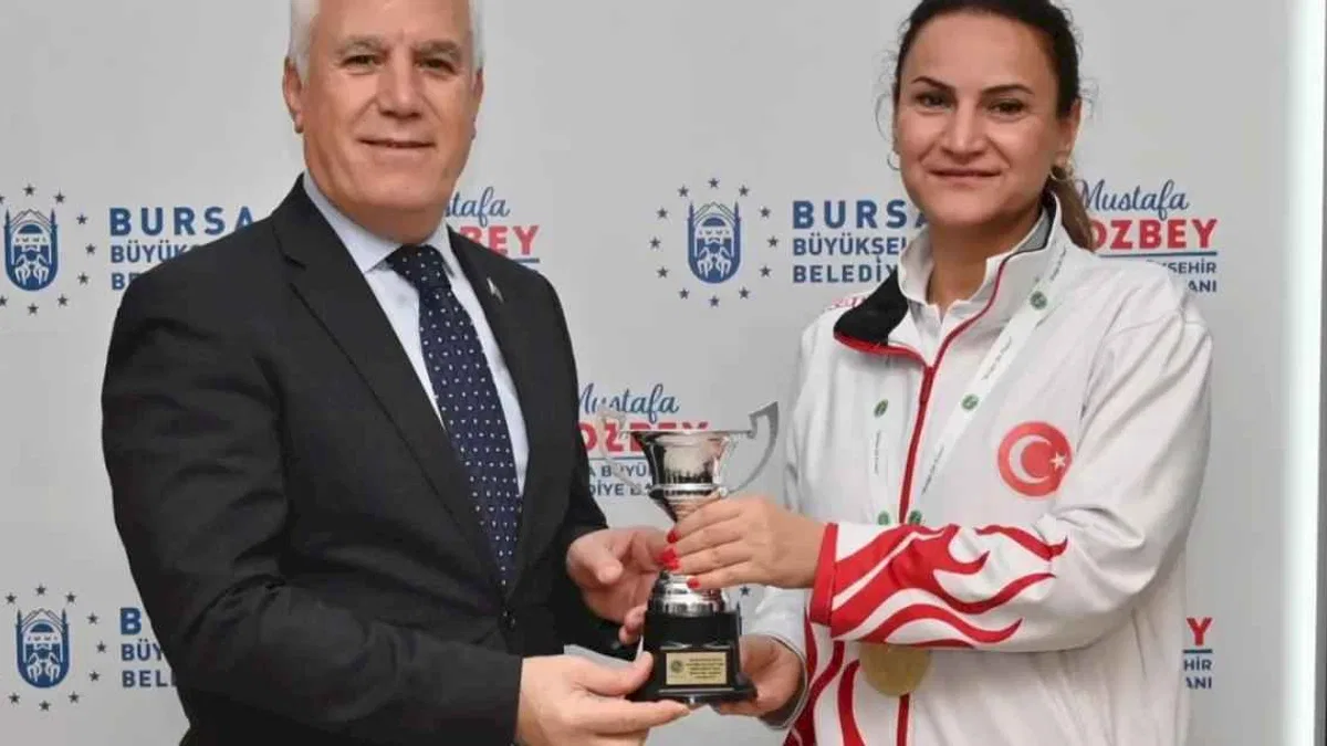 Başkan Bozbey dünya şampiyonu Dilek Yavaş’ı ağırladı