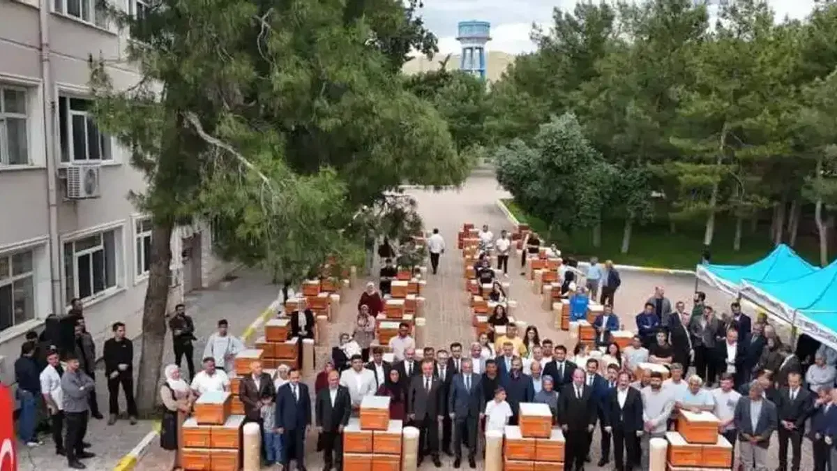 Mardin’de bin üreticiye 8 bin arı kovan desteği